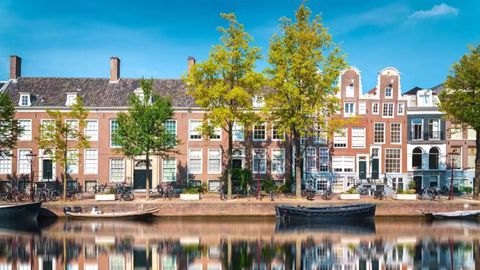 Why Shoulder Season Is The Best Time To Visit Amsterdam; &amp; How To Plan The Perfect Trip