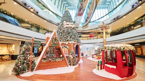 The Most Dazzling Christmas Decorations And Displays To See In Hong Kong