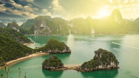 The Most Surprisingly Stunning Seaside Spots in Asia to Watch Both Sunrise and Sunset
